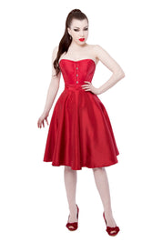 La Femme en Robe Corset Rouge
